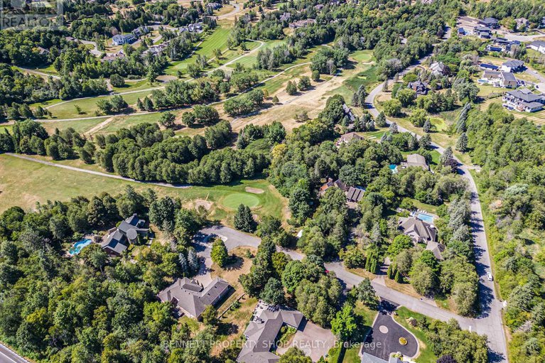 28752704/5-countryside-green/cedar-hillorchard-estates/ottawa/ontario/K2R1B5_44