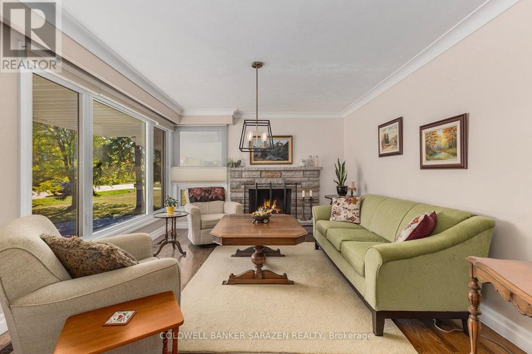 28900709/32-wabalac-drive/mcnabbraeside-twps/mcnabbraeside/ontario/K7S3G9_9