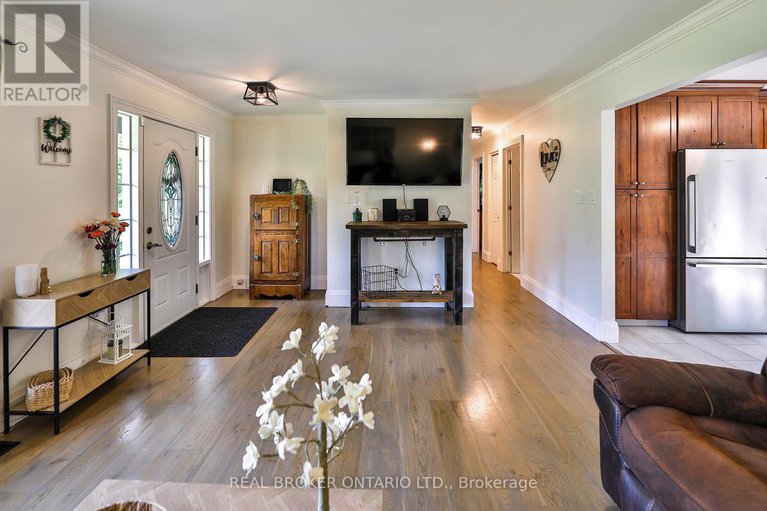 27986802/8-benjamin-lane/north-grenville-twp-kemptville-east/north-grenville/ontario/K0G1J0_6