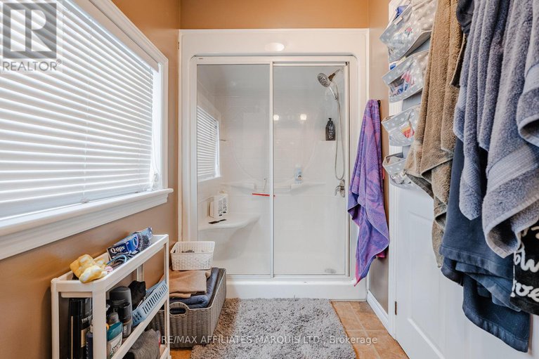 29024844/18-mechanic-street-w/maxville/north-glengarry/ontario/K0C1T0_23