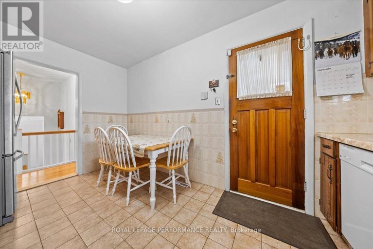 29481876/1075-secord-avenue/billings-bridge/ottawa/ontario/K1H8C7_14