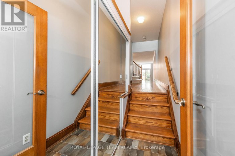 29428183/c-595-besserer-street/sandy-hill/ottawa/ontario/K1N6C8_6