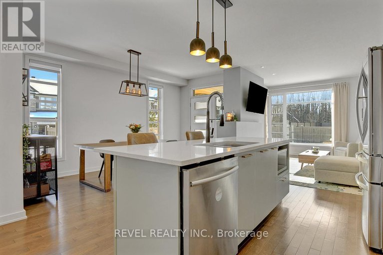 29397994/870-quartet-avenue/riverside-southgloucester-glen/ottawa/ontario/K1X0C6_12