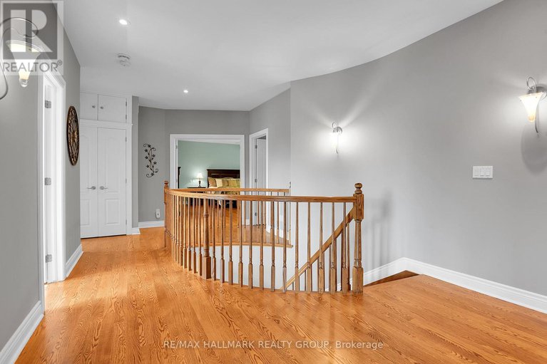 28707518/1705-silver-bark-avenue/orleanssunridge/ottawa/ontario/K1C7A9_21