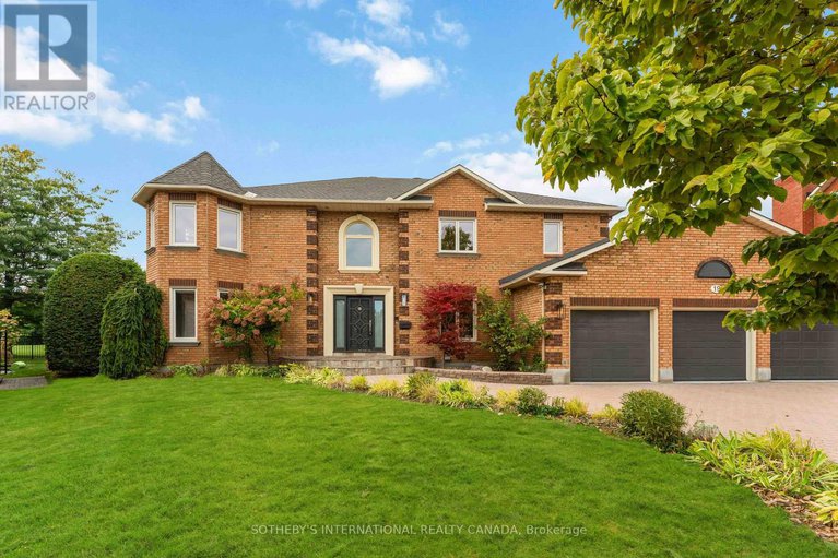 28996466/19-campfield-court/pineglencountry-place/ottawa/ontario/K2E7X8_1