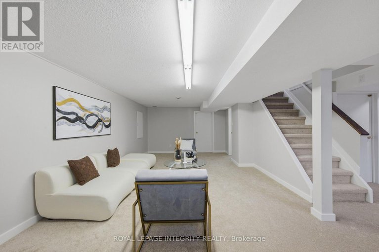 29430420/8-smugglers-court/arlington-woods/ottawa/ontario/K2H7Y7_38