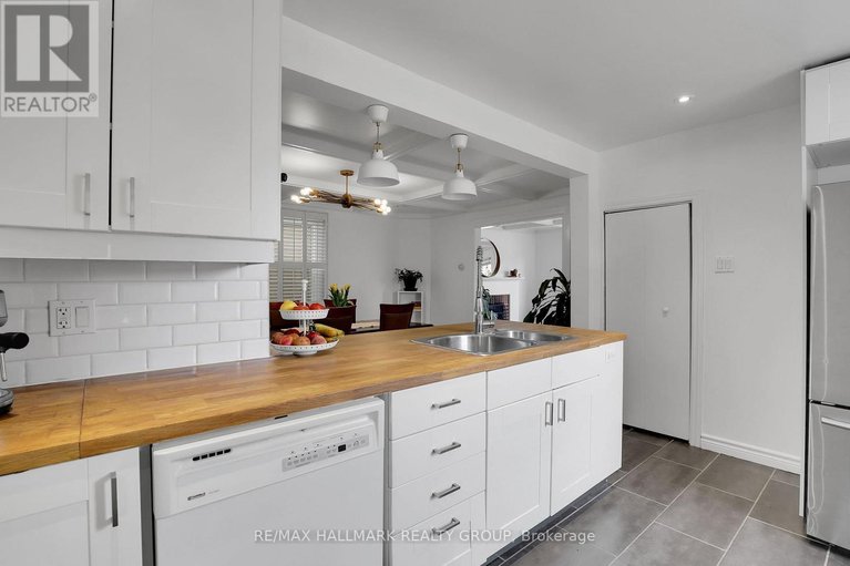 29565294/105-queen-mary-street/overbrookcastle-heights/ottawa/ontario/K1K1X4_18