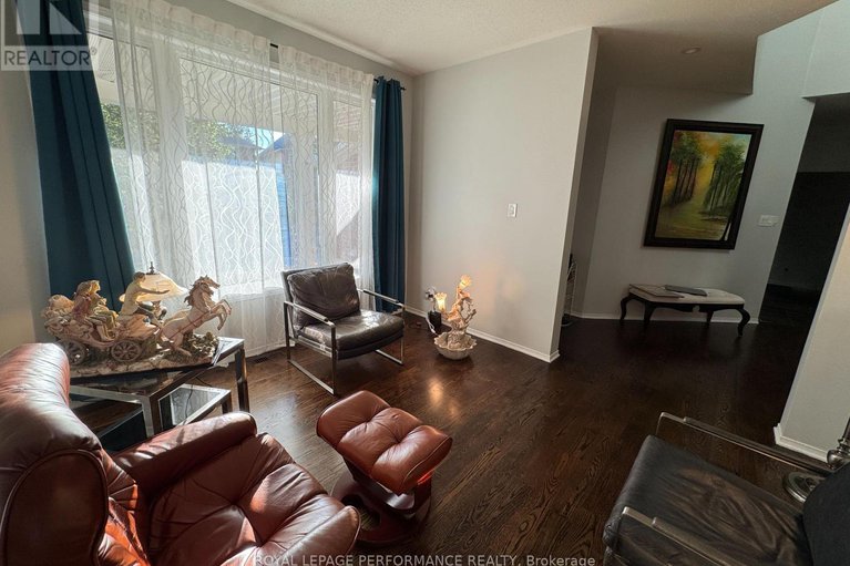 28579917/164-copperwood-street/convent-glen-north/ottawa/ontario/K1C7S3_13