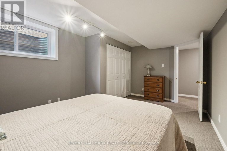 28723306/3034-courtyard-crescent/upper-hunt-club/ottawa/ontario/K1T3R7_30
