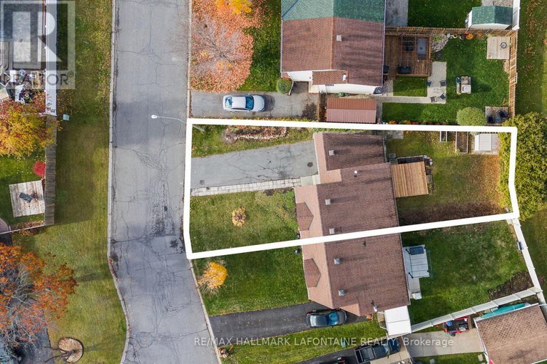 29082379/303-mockingbird-drive/chatelaine-village/ottawa/ontario/K1E2A4_34