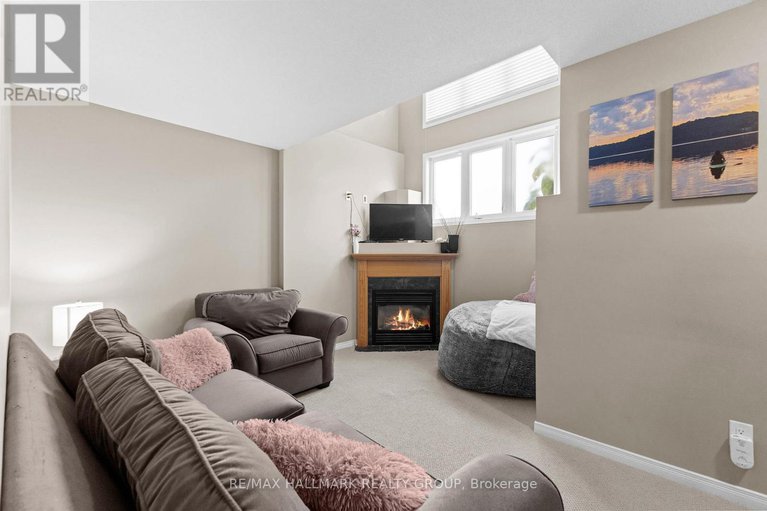 29431775/358-galston-private/mer-bleuebradley-estatesanderson-park/ottawa/ontario/K1W0G3_24