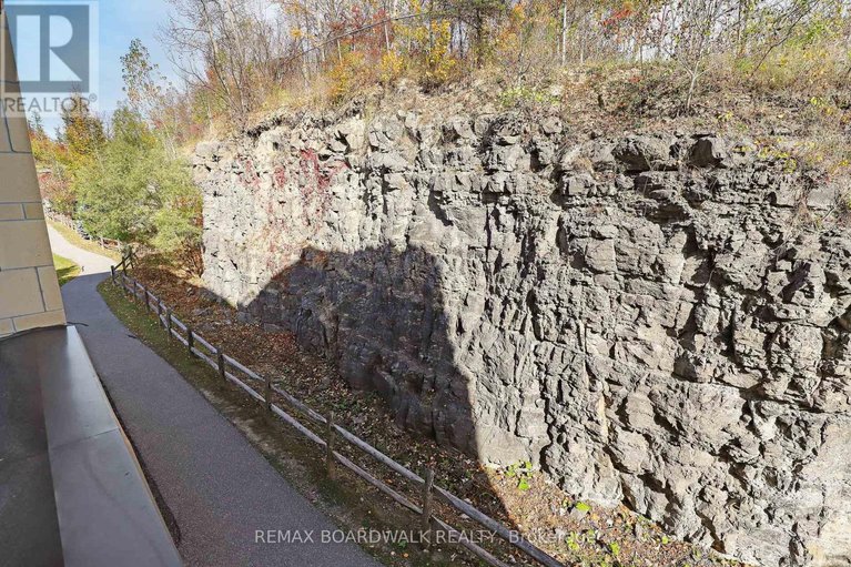 29634431/202-230-titanium-private-e/convent-glen-north/ottawa/ontario/K1C0C1_37