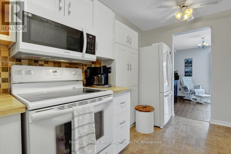 29178454/34-stokes-crescent/glencairnhazeldean/ottawa/ontario/K2L2Z4_12