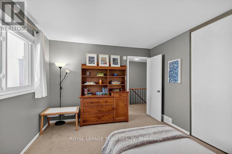 28990886/9-riding-way/bridlewood/ottawa/ontario/K2M1C3_28