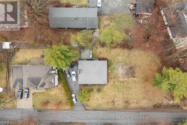 29614137/28-myrle-avenue/crystal-bayrocky-point/ottawa/ontario/K2H8E6_10