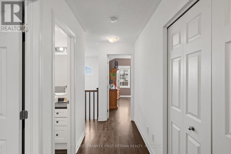 29585353/220-dave-smith-crescent/riverside-southgloucester-glen/ottawa/ontario/K4M0B7_20