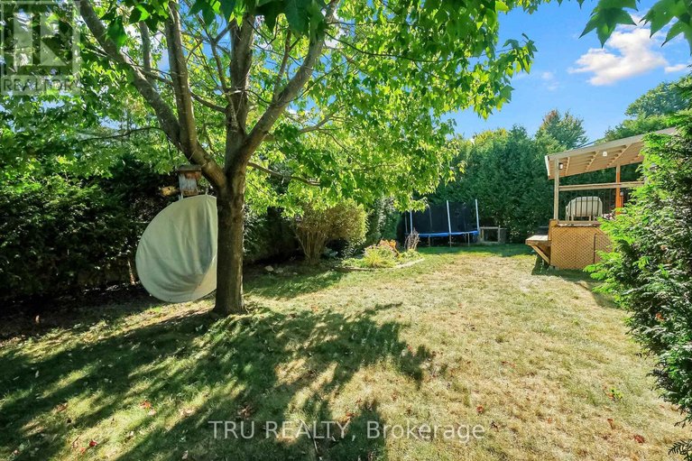 29269815/12-apache-crescent/city-viewskylinefisher-heightsparkwood-hills/ottawa/ontario/K2E6H7_90