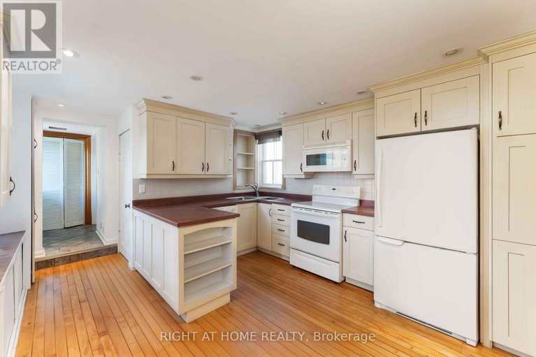 28483202/183-augusta-street/sandy-hill/ottawa/ontario/K1N8B9_4
