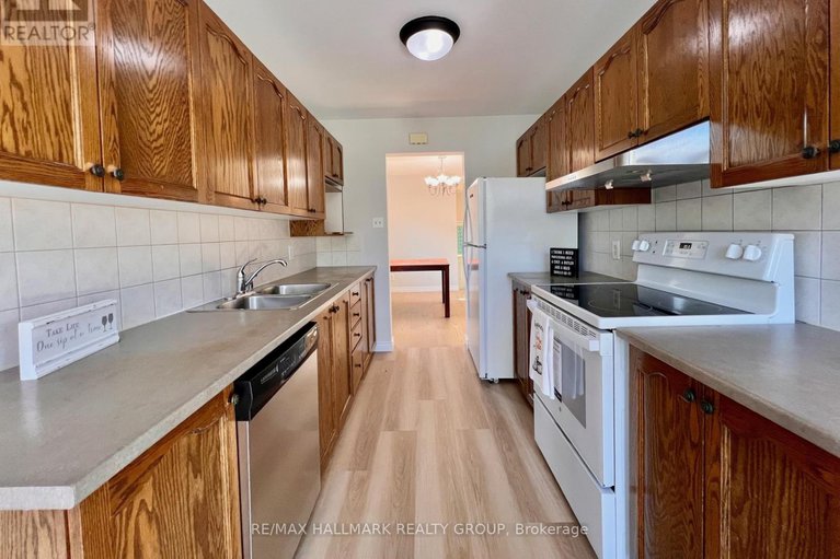 28929398/4-valemont-st-street/barrhaven-east/ottawa/ontario/K2G6W2_12