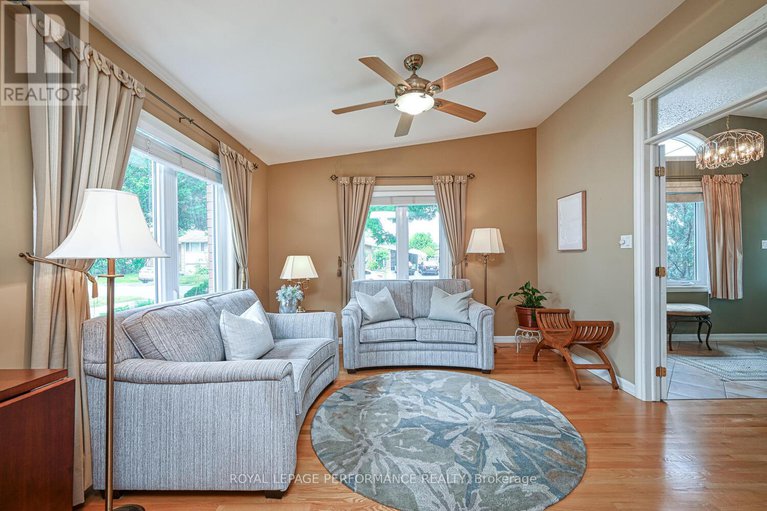 28652645/3025-linton-road/riverside-park-south/ottawa/ontario/K1V8H1_5