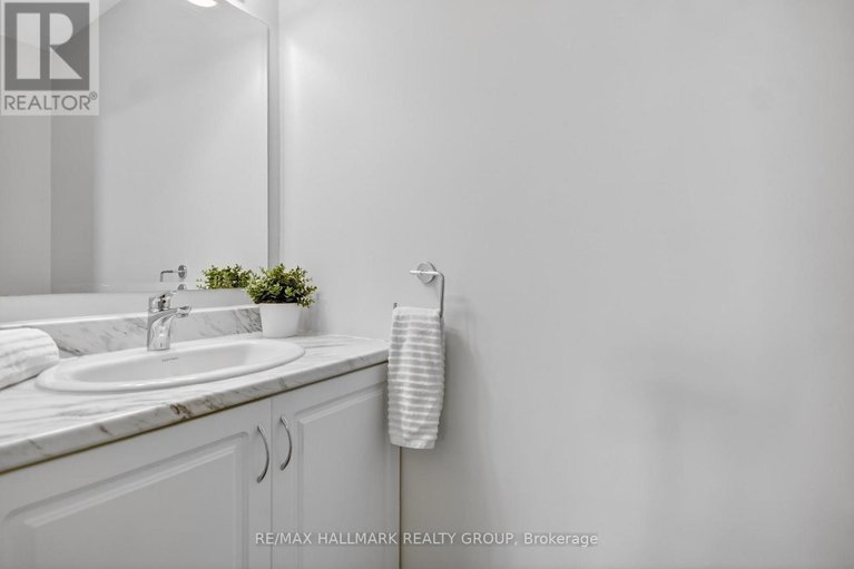 29577723/58-teelin-circle/half-moon-bay/ottawa/ontario/K2J6T9_23