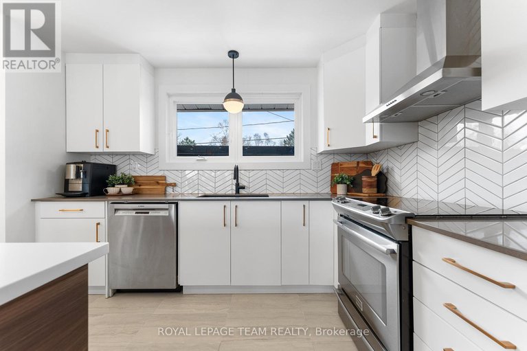 29147557/62-crystal-beach-drive/crystal-beach/ottawa/ontario/K2H5N1_17