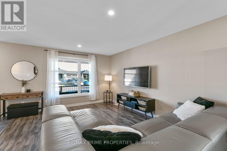 28765562/208-filion-street/embrun/russell/ontario/K0A1W0_11