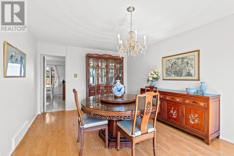 28315563/16-denewood-crescent/pineglencountry-place/ottawa/ontario/K2E7G5_12