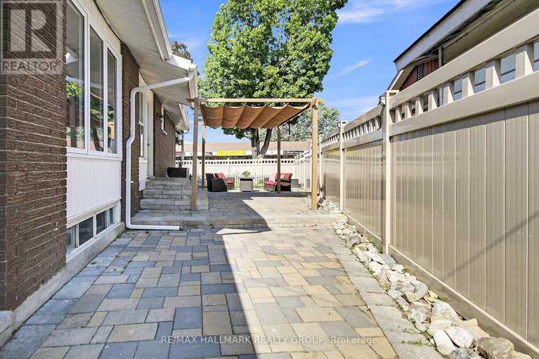 28570009/2286-elmira-drive/parkway-park/ottawa/ontario/K2C1H4_41