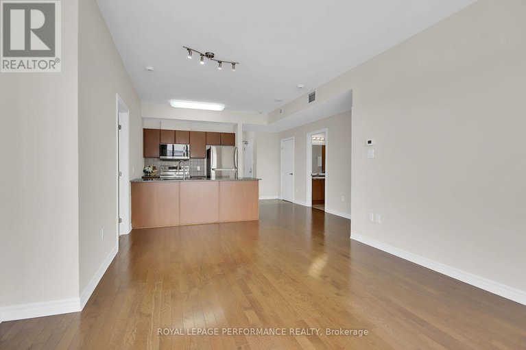 27930686/1807-70-landry-street/vanier/ottawa/ontario/K1L0A8_15
