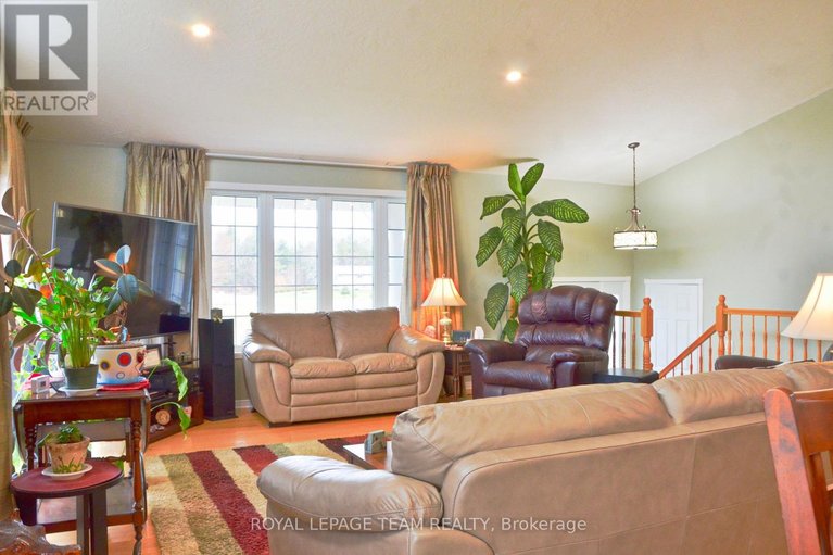 29617818/11708-breezewood-avenue-s/south-dundas-matilda-twp/south-dundas/ontario/K0C1X0_5