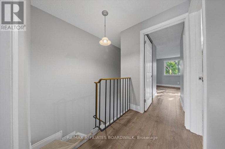 29211965/6482-bilberry-drive-w/convent-glen-north/ottawa/ontario/K1C4N8_22