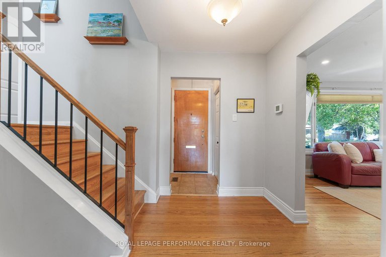 28878550/1044-cromwell-drive/riverside-park/ottawa/ontario/K1V6K5_4