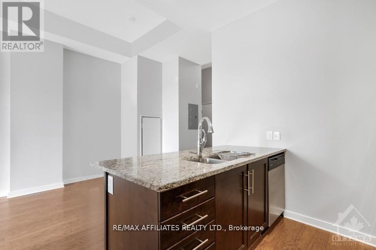 28532586/109-310-centrum-boulevard/bilberry-creekqueenswood-heights/ottawa/ontario/K1E0A3_11