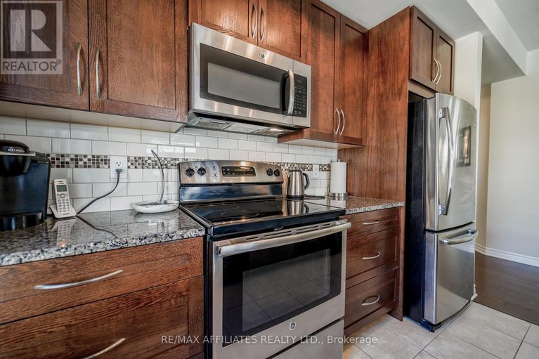 28493812/201-220-janka-private/emerald-meadowstrailwest/ottawa/ontario/K2V0E6_9