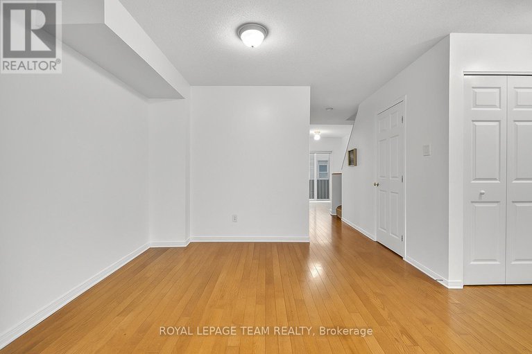 29079395/114-wharhol-private/westcliffe-estates/ottawa/ontario/K2H1G6_9