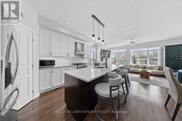 28491070/381-cooks-mill-crescent/riverside-south/ottawa/ontario/K1V2N2_5