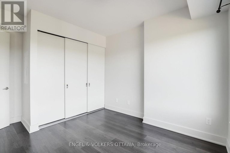 28825352/813-7-marquette-avenue/vanier/ottawa/ontario/K1L8A7_14