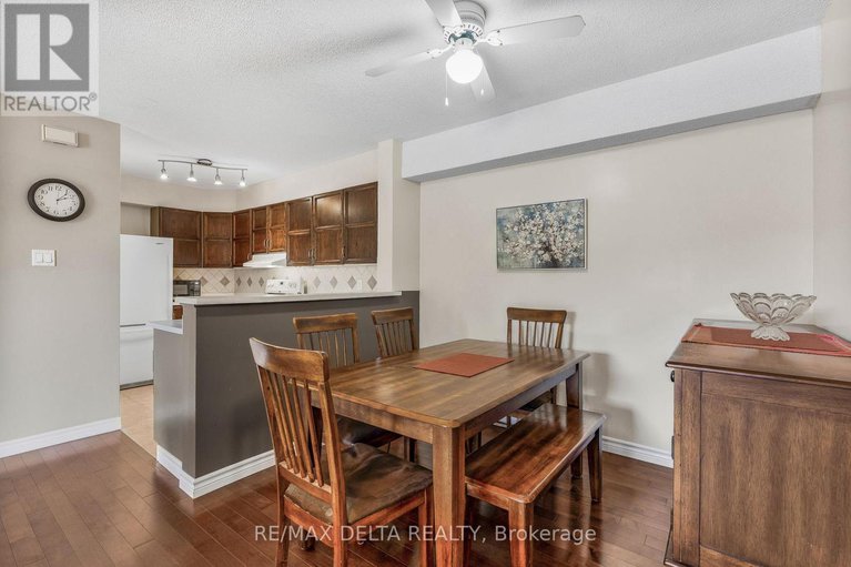 28888821/110-1825-marsala-crescent/fallingbrookpineridge/ottawa/ontario/K4A2E7_13