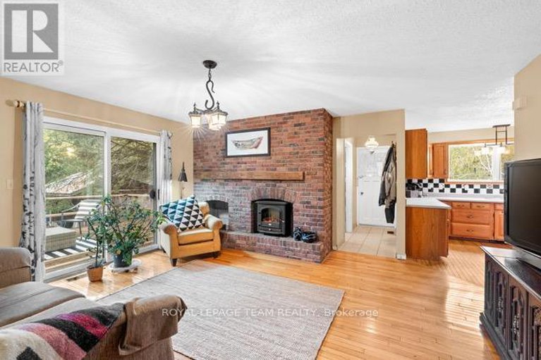 28998982/2915-county-rd-20-road/north-grenville-twp-kemptville-south/north-grenville/ontario/K0G1J0_21