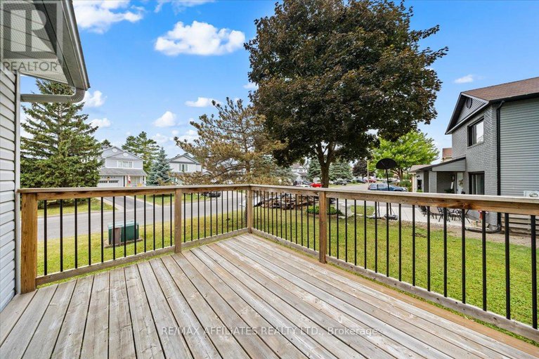 29088424/1293-parc-du-village-road/convent-glen-south/ottawa/ontario/K1C7B2_38
