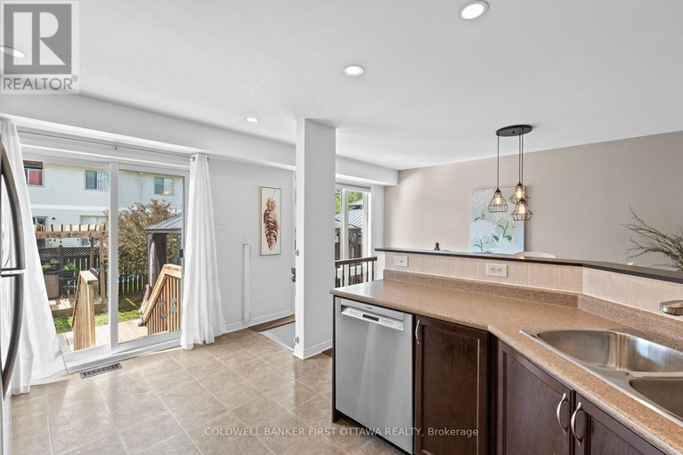 28656306/280-applecross-crescent/morgans-grantsouth-march/ottawa/ontario/K2K0C4_15