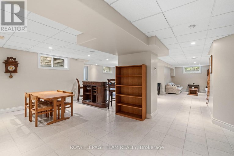 28313084/6005-earlscourt-crescent/manotick-east-to-manotick-station/ottawa/ontario/K4M1K2_30