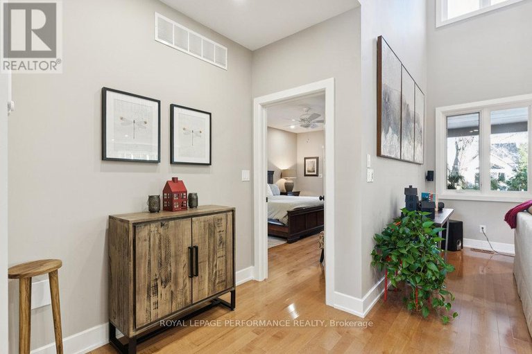 29049198/5-melva-avenue/blossom-parkkemp-parkfindlay-creek/ottawa/ontario/K1T3W9_15