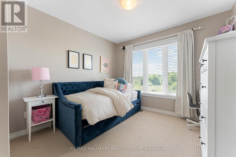 28460424/182-felicity-crescent/mer-bleuebradley-estatesanderson-park/ottawa/ontario/K1W0C2_29