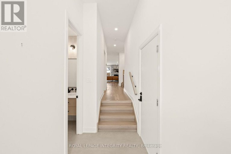 29407569/276-clare-street/westborohampton-park/ottawa/ontario/K1Z7E3_6