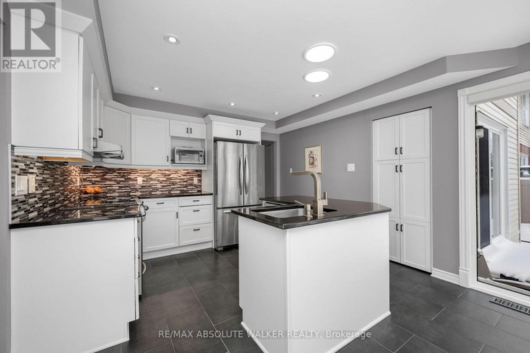 29318478/944-raftsman-lane/convent-glen/ottawa/ontario/K1C2V8_13