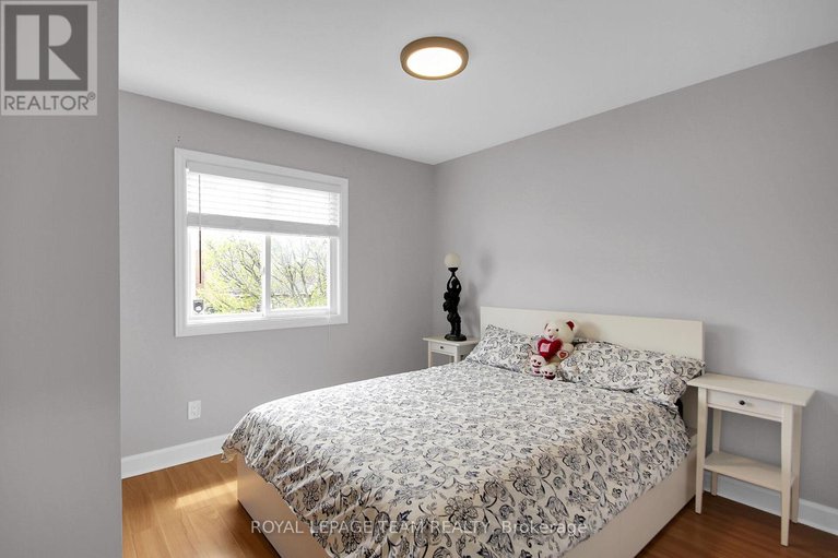 28518237/102-longshire-circle/longfields/ottawa/ontario/K2J4K8_35
