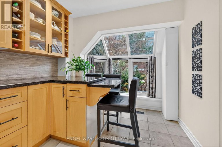 29238292/c8-111-echo-drive-w/ottawa-east/ottawa/ontario/K1S5K8_9