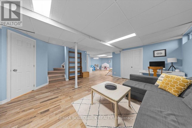 29650202/1715-teakdale-avenue/chapel-hill/ottawa/ontario/K1C6M8_37